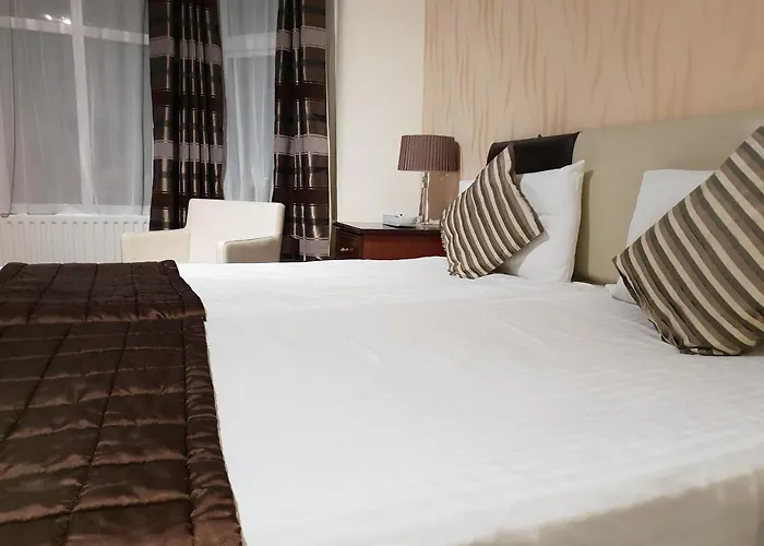 Ascot Hotel