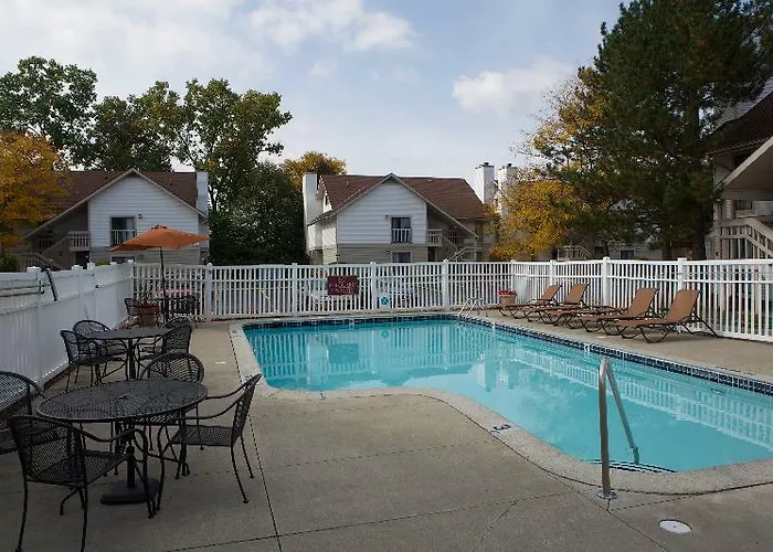 Hawthorn Suites Of Troy