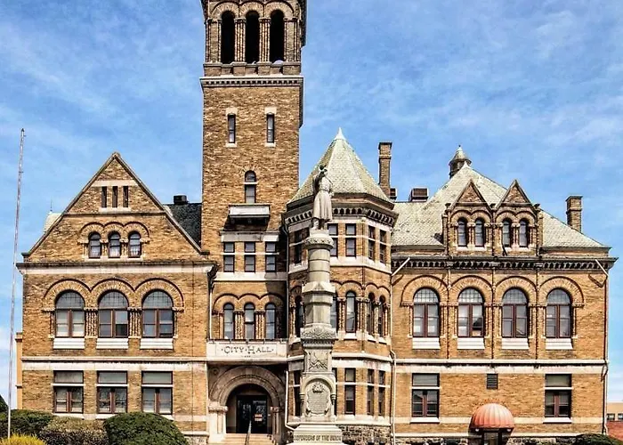 City Hall Grand Hotel