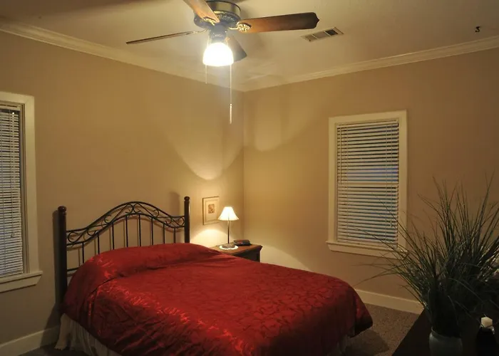 Mccloud Hotel