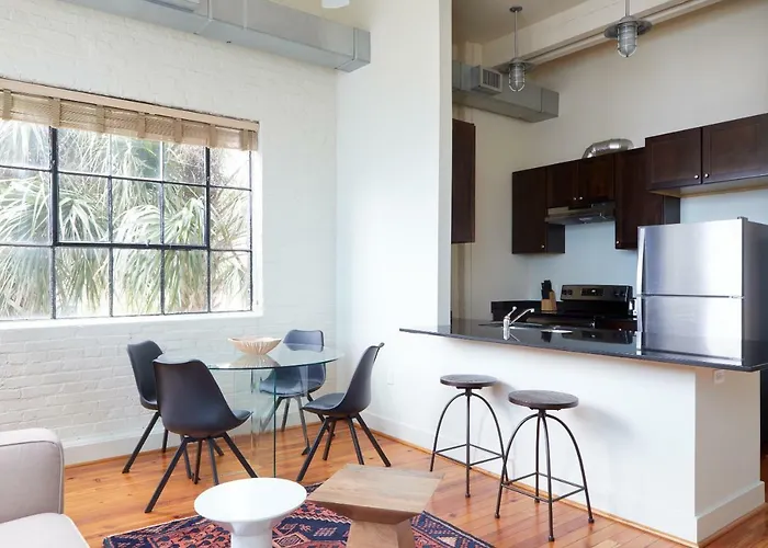 Sonder At Constance Lofts