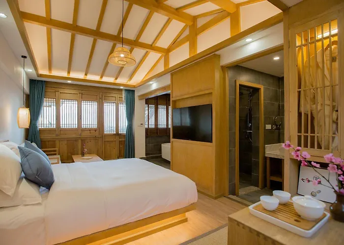 Jianshe Inn