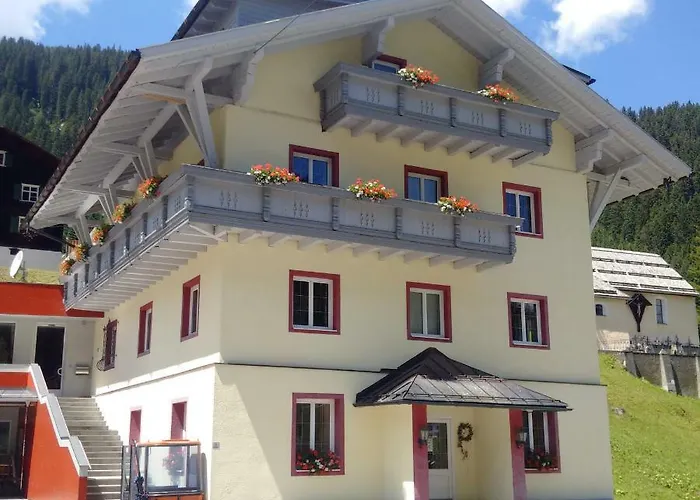 Pension Edelweiss - Bergdorf Gargellen 1423m - Park, Sleep&Hike