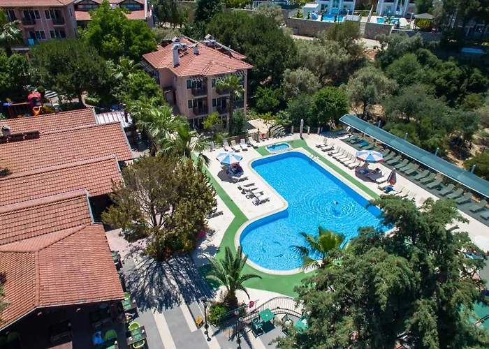 Club Pink Palace Hotel