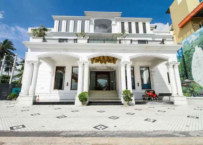 Hotel Queensbury Malabe
