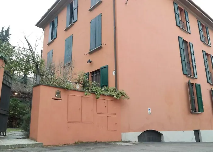 All' Ombra del Portico
