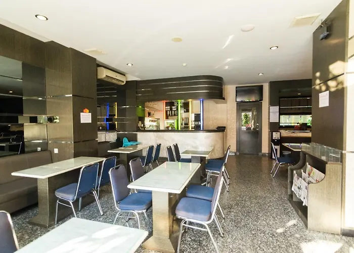 Lovina Inn - Nagoya Batam