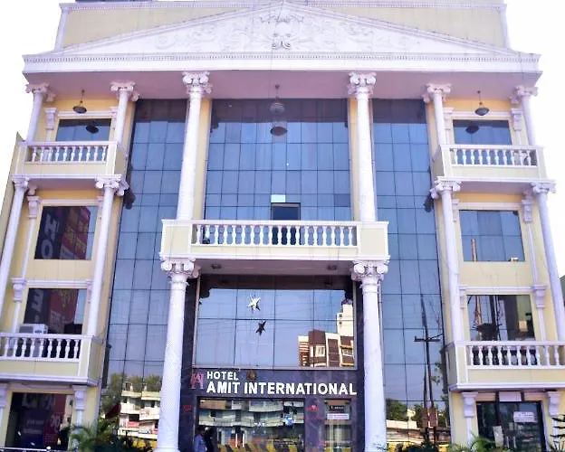 Hotel Amit International