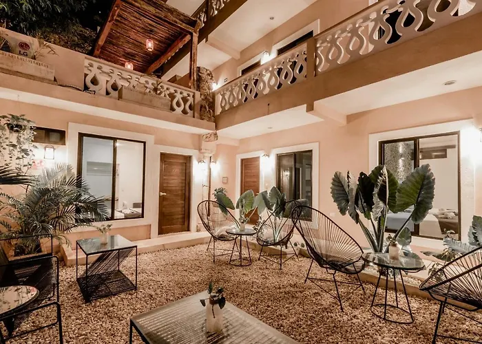 Hotel Colonial Zaci By Guruhotel