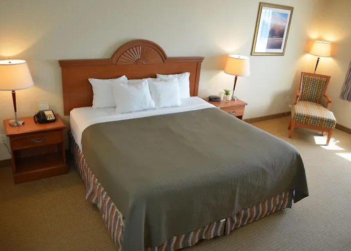 Red Coach Inn & Suites